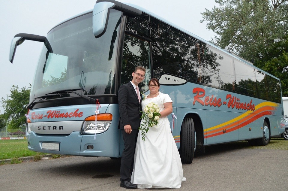 Забронировать автобус с водителем на свадьбу в Крыму. 
